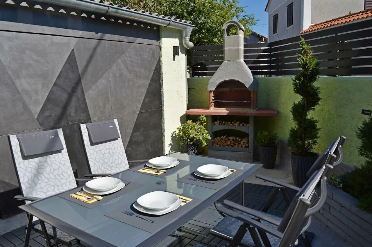 Amarena Holiday Home In Skrljevo Bakar